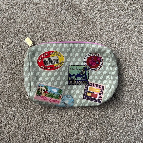 NEW estée lauder travel makeup bag 🤍 - Picture 8 of 8